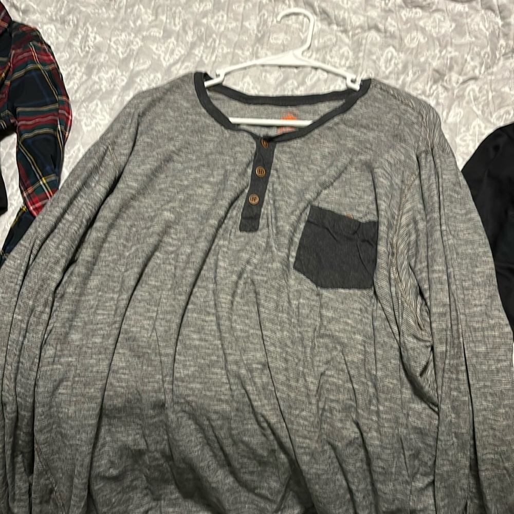 Button crewneck tshirt